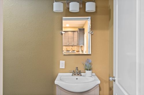 2540 Booth St, Milwaukee WI 53212-2907 exterior