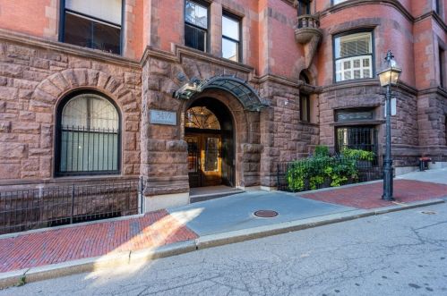 34 Beacon St, Boston MA exterior