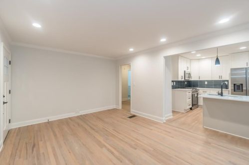 1937 Clairmont Ter, Atlanta GA  30345-2309 exterior