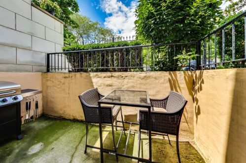 2047 Honore St, Chicago IL  60614-3910 exterior