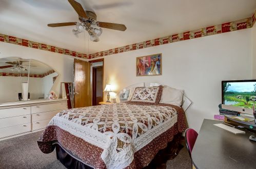 5527 Kilbourn Ave, Chicago IL 60646-5937 exterior