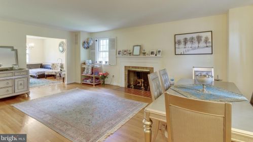 7447 Hallcrest Dr, Mc Lean VA  22102-2928 exterior