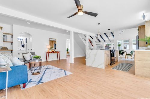 6847 Niumalu Loop, Honolulu HI 96825-1642 exterior