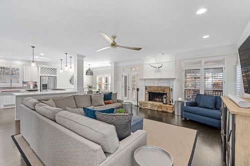 1021 Madeline Ln, Atlanta GA  30350-4024 exterior