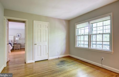 10512 Gainsborough Rd, Rockville MD 20854-3717 exterior