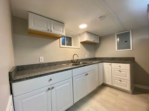 882 Center Rd, Pittsburgh PA  15239-1962 exterior