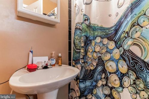 702 Quincy St, Washington DC 20017-2615 exterior