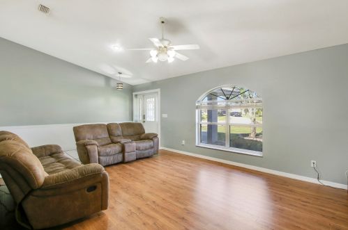 310 Rosewood Dr, Fort Pierce FL  34947-3424 exterior