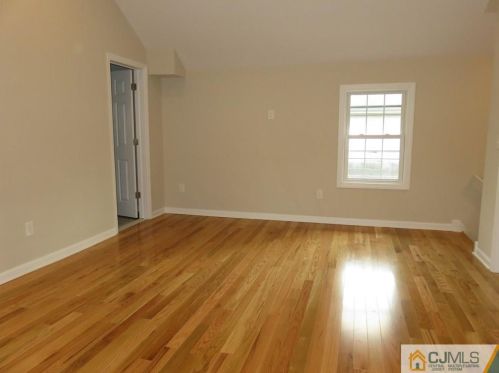 36 Maple Ave, Edison NJ  08837-3316 exterior