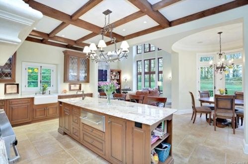 29 Sarles St, Armonk NY 10504-1230 exterior