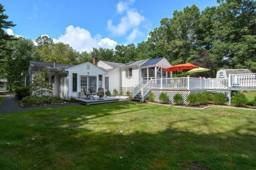 69 Lincoln Rd, Sutton MA 01590-3715 exterior