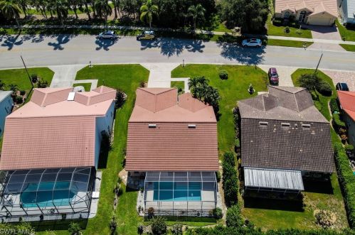 213 Countryside Dr, Naples FL 34104-6720 exterior