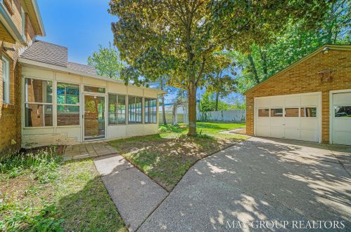 1136 Innes St, Grand Rapids MI 49503-3635 exterior