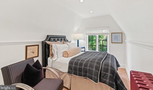 2446 Kalorama Rd, Washington DC 20008-1625 exterior