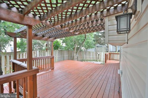 6019 Good Lion Ct, Alexandria VA  22315-4623 exterior