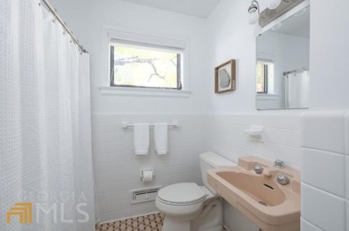 1630 Clifton Rd, Atlanta GA 30329-4019 exterior