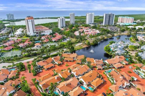 513 Bay Villas Ln, Naples, FL 34108-2867