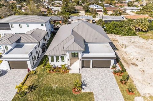 1045 Morningside Dr, Naples FL 34103-3313 exterior