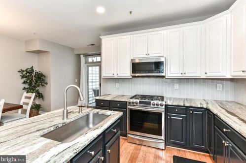 5102 Donovan Dr, Alexandria VA  22304-7756 exterior