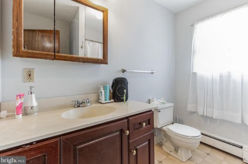 825 Poplar St, Pottstown PA 19464-1809 exterior