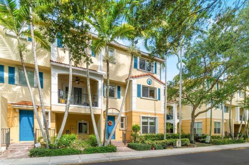 2897 Greenleaf Cir, Boynton Beach, FL 33426-8661