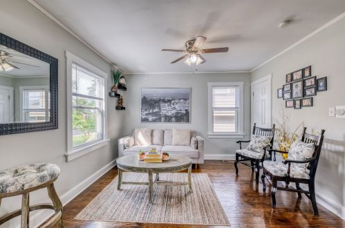 175 Pick Ave, Elmhurst IL 60126-3018 exterior