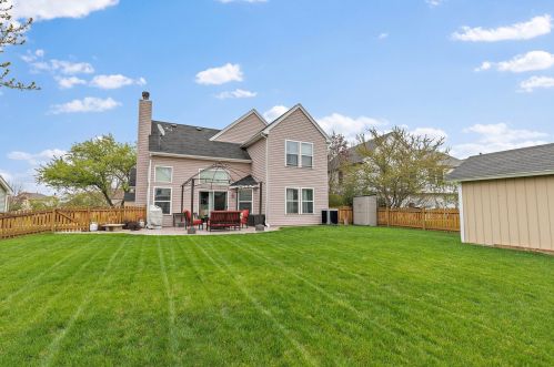 1682 Kennsington Ln, Bull Valley IL 60014-2047 exterior