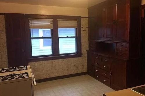 3955 24th St, Milwaukee, WI 53206-1425