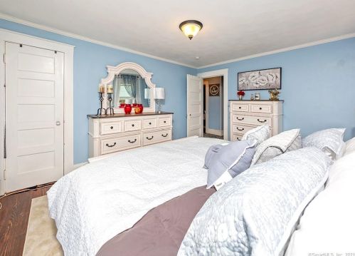 5 Commonwealth Ave, New Britain CT  06053-2913 exterior