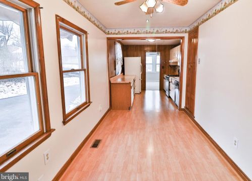 1201 Clagett Dr, Rockville MD 20851-2116 exterior