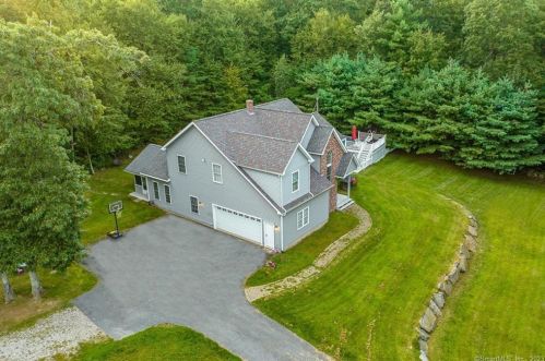 304 Ledge Rd, Killingly CT 06241-1910 exterior