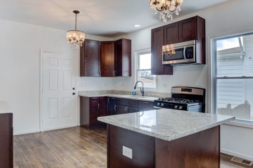 1403 2 Ave, Broadview IL 60153-2212 exterior