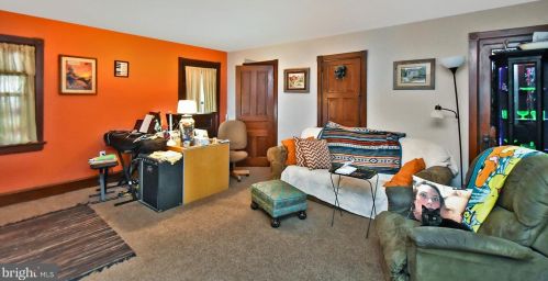 7757 Center St, Slatington PA 18080-3435 exterior