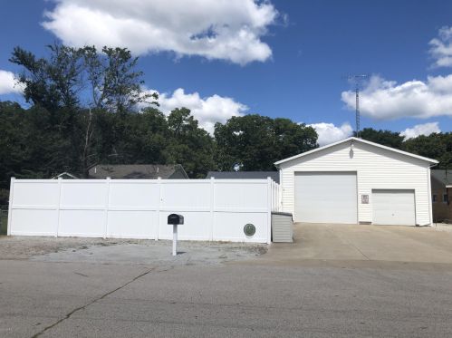 705 Riverview Ct, Sylvan Beach, MI 49461-1156