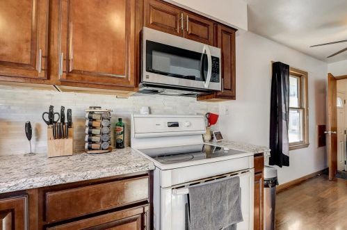 10341 Silver Spring Dr, Milwaukee WI 53209-5149 exterior