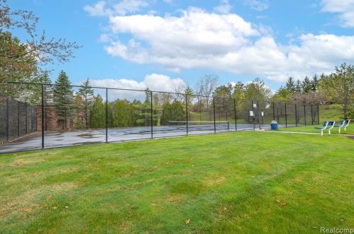 5308 Brookemonte Cir, Rochester MI 48306-5013 exterior