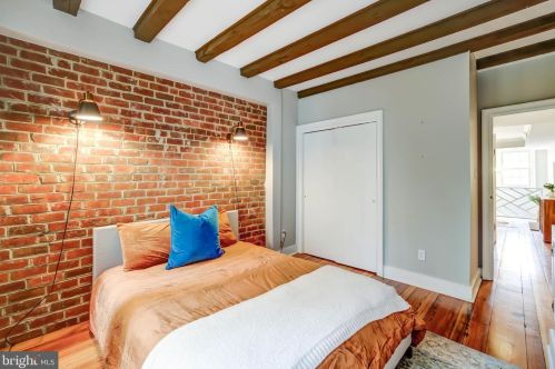 527 Wilkes St, Alexandria VA  22314-3723 exterior