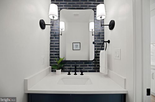 1834 Swann St, Washington DC  20009-5505 exterior