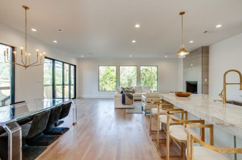 6811 Blessing Dr, Dallas TX 75214-2547 exterior