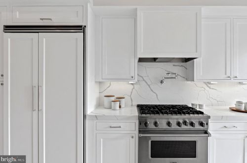 1744 T St, Washington DC 20009-7102 exterior