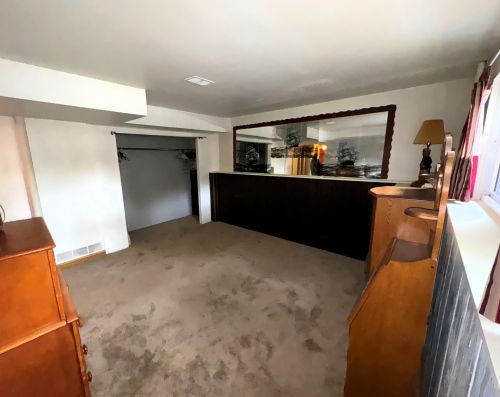 6043 Riv Trl Dr, Milwaukee WI exterior