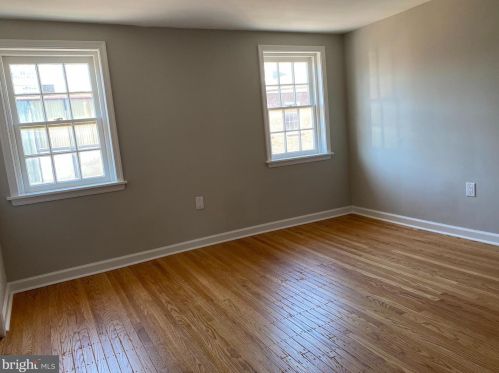 128 Lombard St, Philadelphia PA 19147-1602 exterior