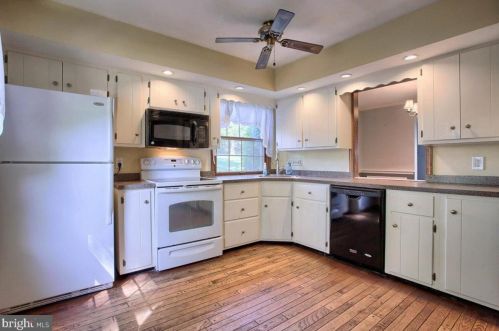 92 Roboda Blvd, Limerick PA 19468-2967 exterior