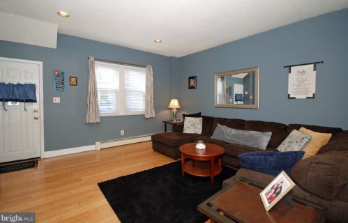 1418 Genesee St, Trenton, NJ 08610-5908