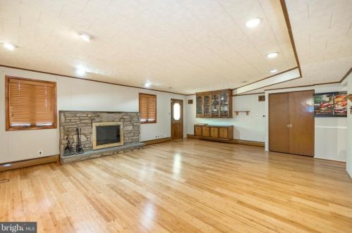 1078 Corn Crib Dr, Huntingdon Valley PA 19006-3306 exterior