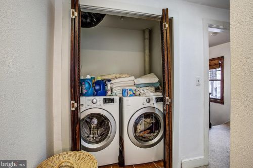 17 Chestnut St, Princeton NJ 08542-3806 exterior