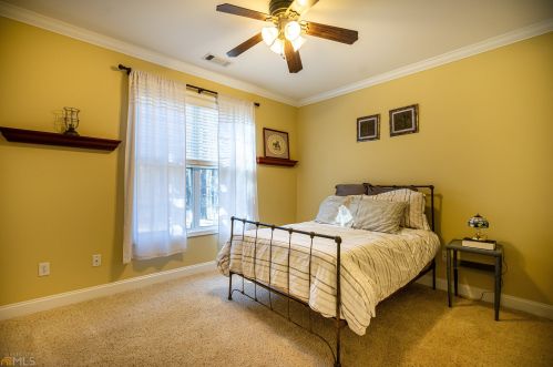 124 Riverbluff Dr, Lagrange GA  30240-7570 exterior