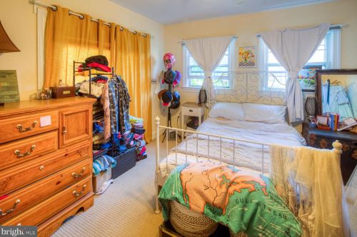 412 Delaware St, New Castle DE 19720-5045 exterior