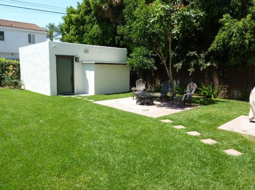 636 5 St, Oxnard CA 93030-6520 exterior