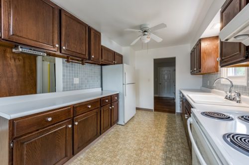 633 Fulton Ave, Waukegan IL 60085-7260 exterior